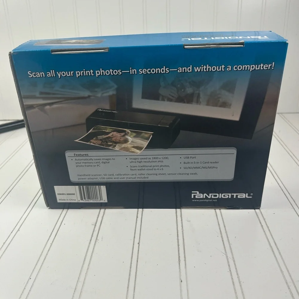 Pandigital PANSCN01 PhotoLink Mini Scanner -Black